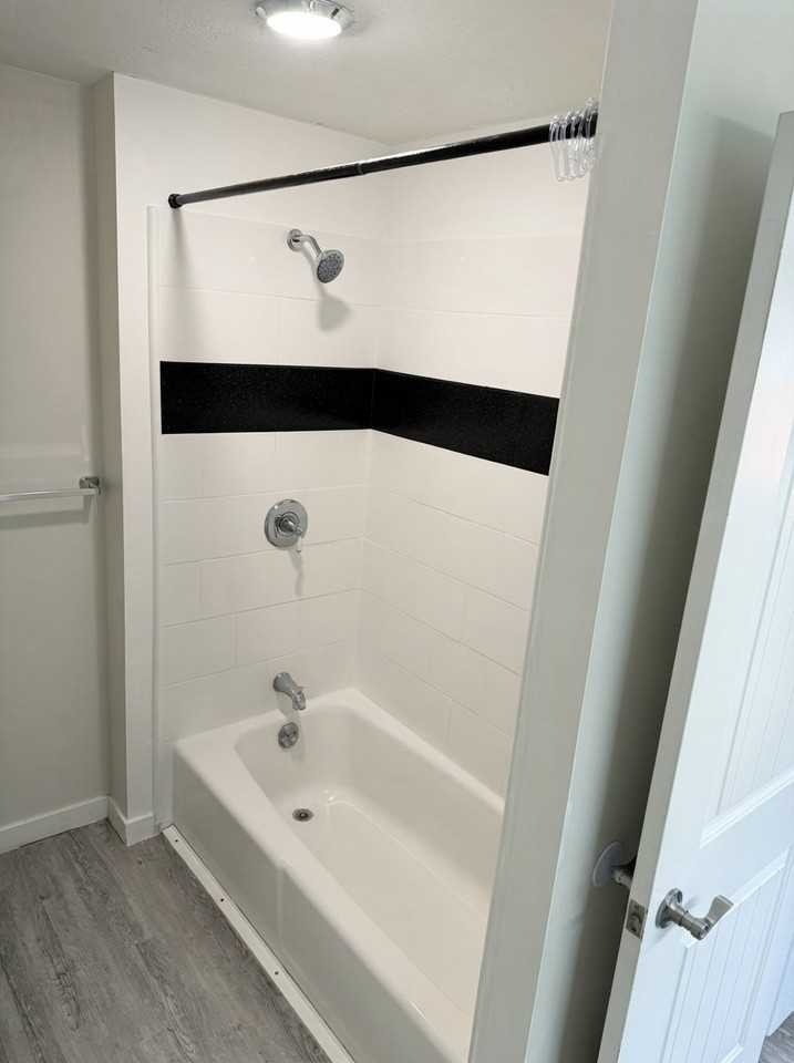 1562 Tyler Ave - Photo 6 of 13