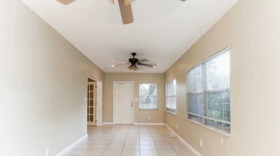 8511 Nw 18th Pl - Photo 3 of 9