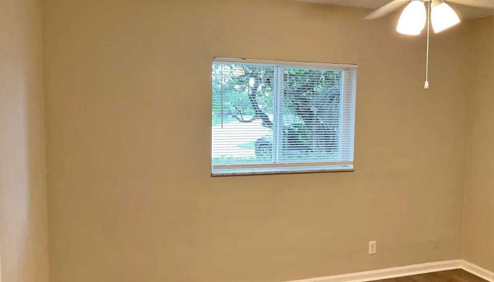 8511 Nw 18th Pl - Photo 6 of 9