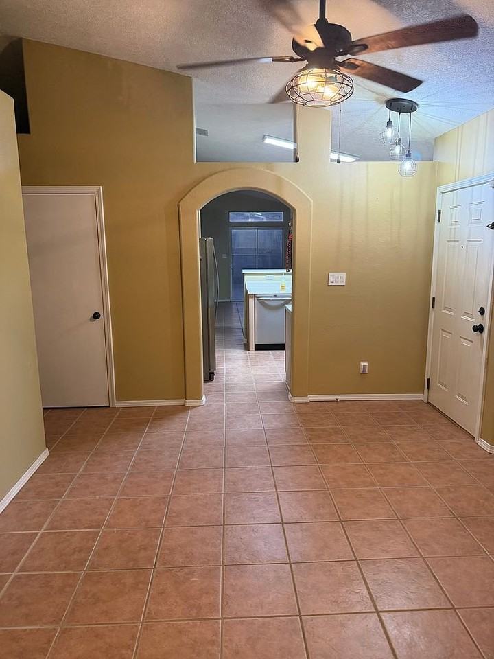 10219 Round Up Pl Sw - Photo 6 of 20