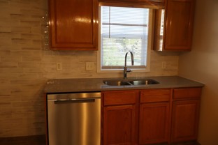402 E Watrous Ave - Photo 1 of 1