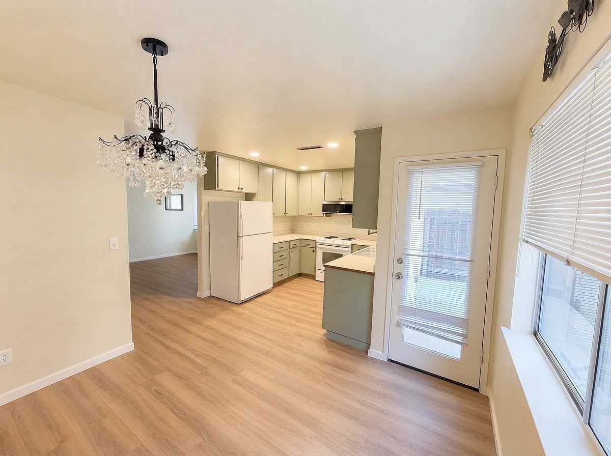 2071 Joynichole Dr - Photo 4 of 9