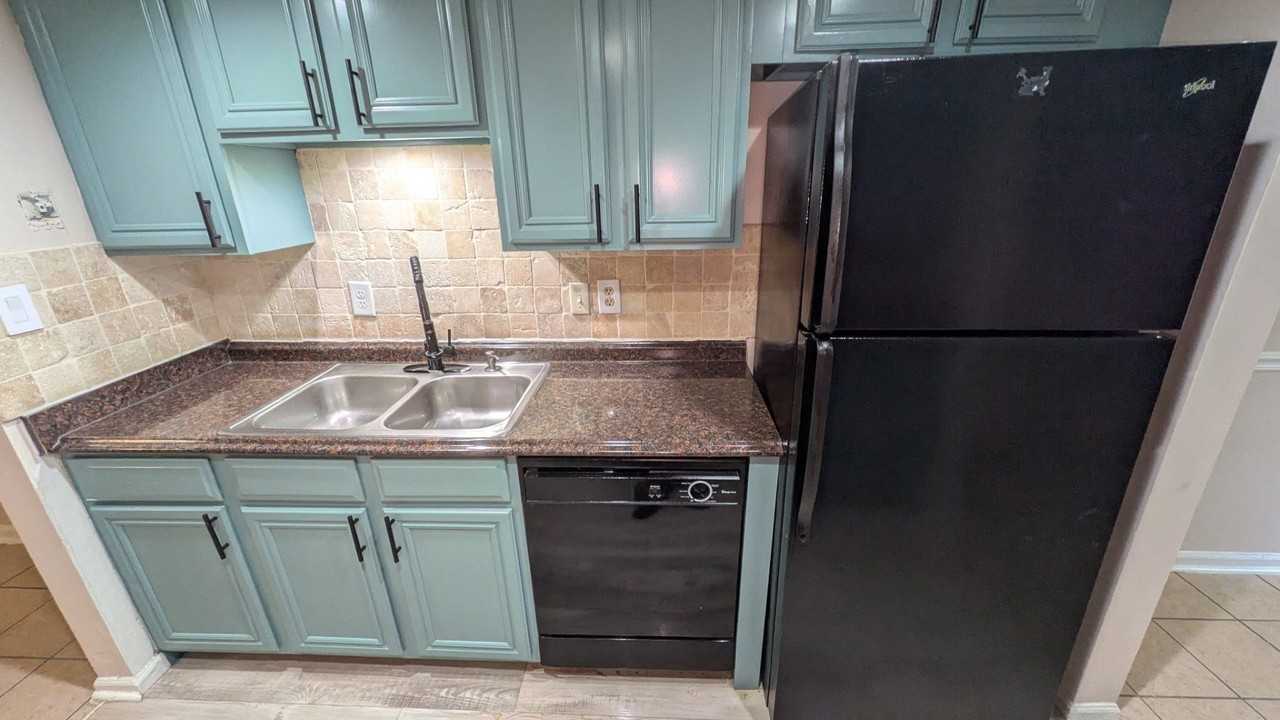 6439 Baker Ct #B - Photo 3 of 15