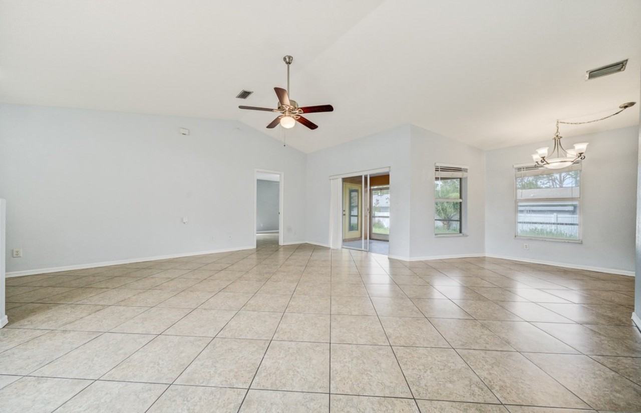 2665 Parasol Ln - Photo 4 of 20