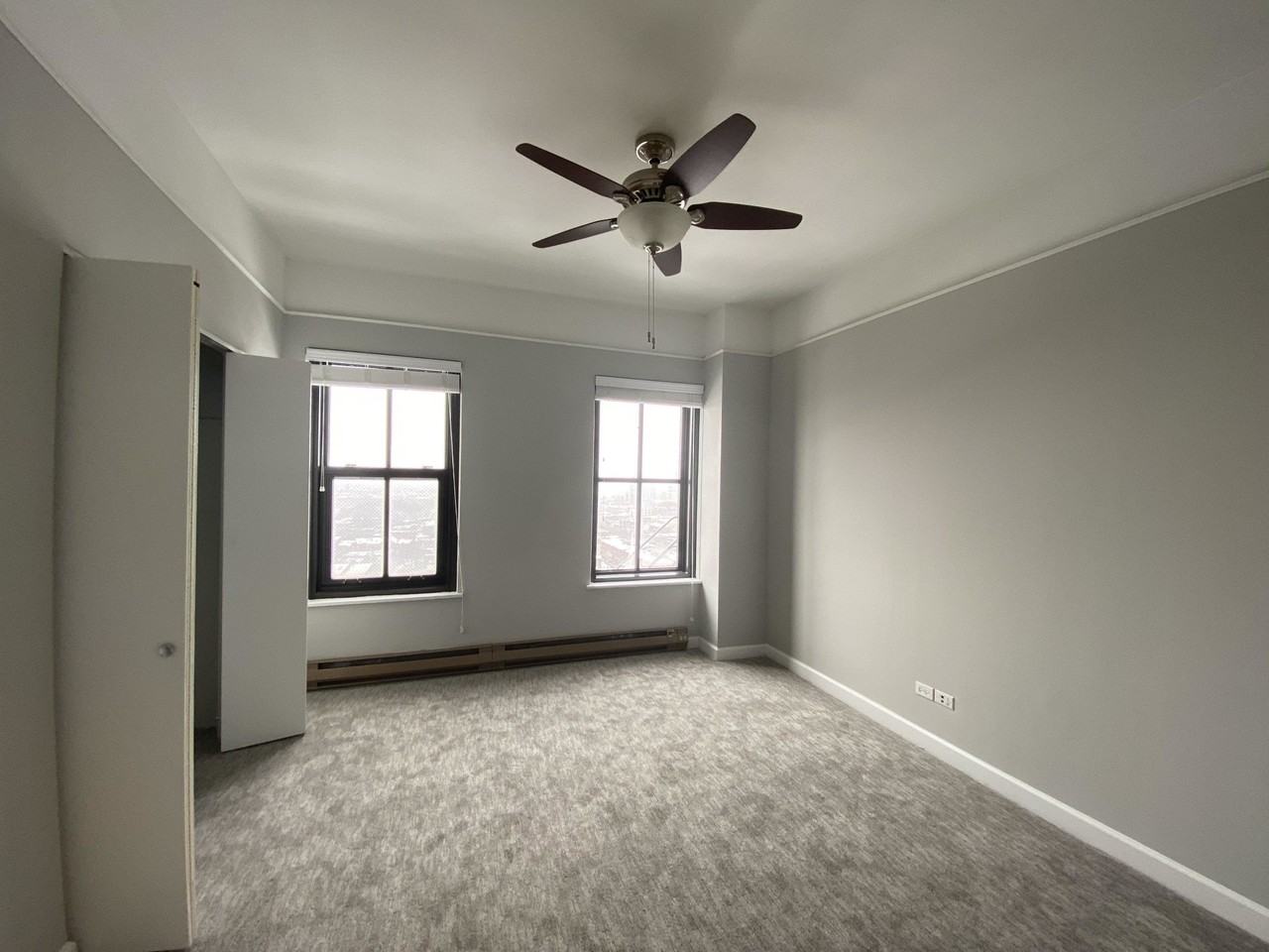 2133 N Clark St - Photo 2 of 11