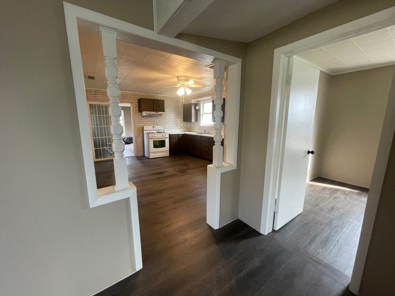 434 S Church St - Photo 4 of 16