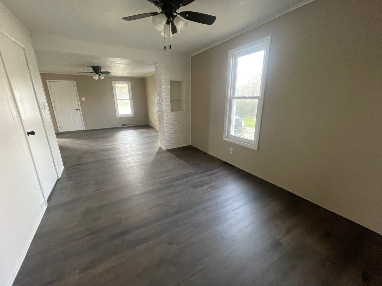 434 S Church St - Photo 6 of 16