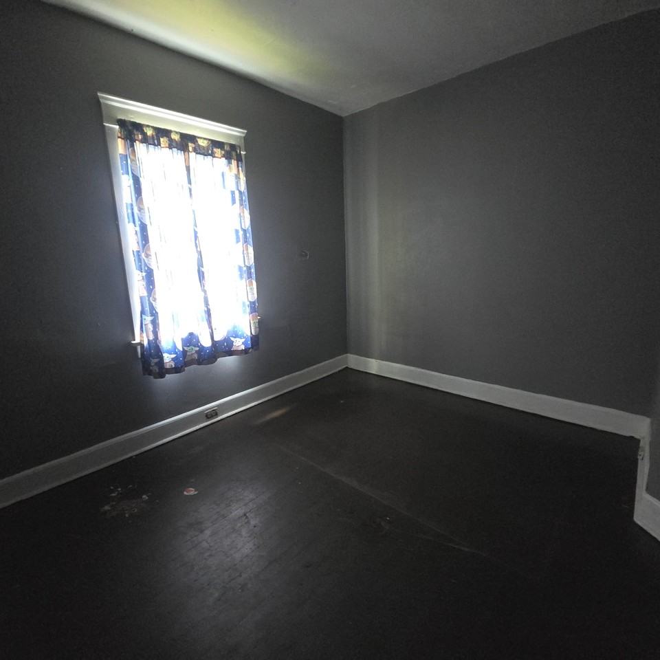 12901 Signet Ave #3 - Photo 3 of 4