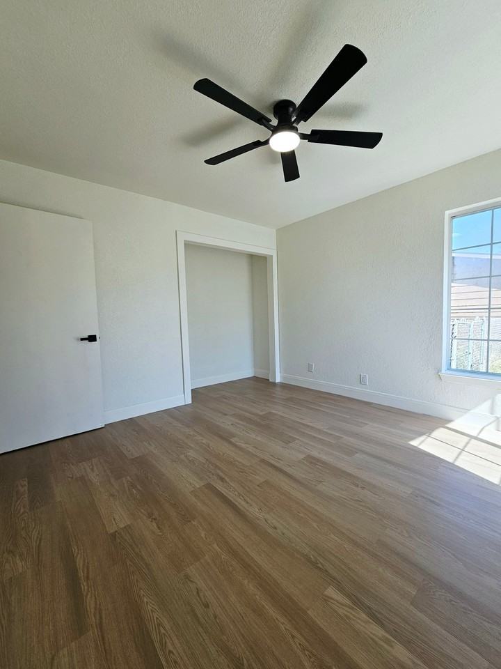 323 Cresham Dr - Photo 5 of 10