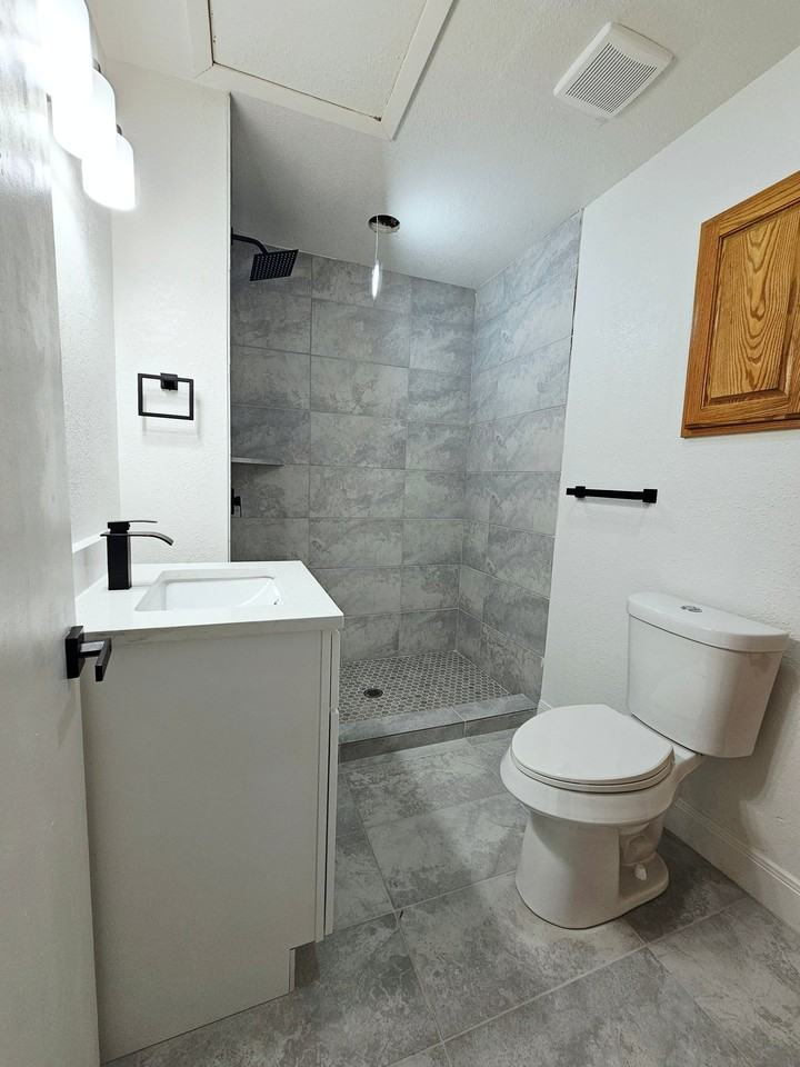 323 Cresham Dr - Photo 6 of 10
