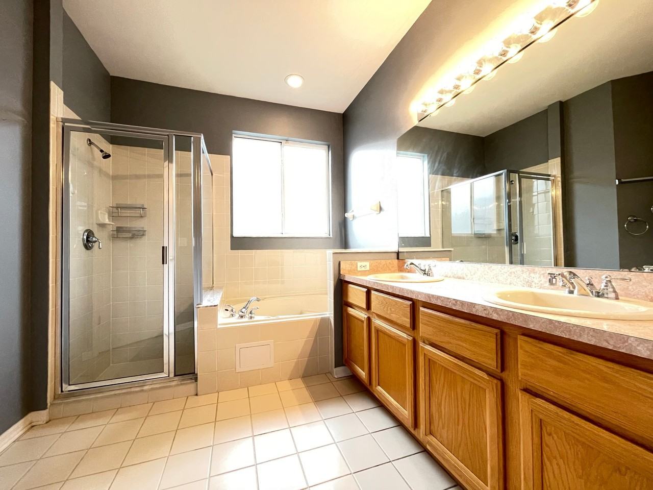 2412 Runyon Cir - Photo 6 of 18