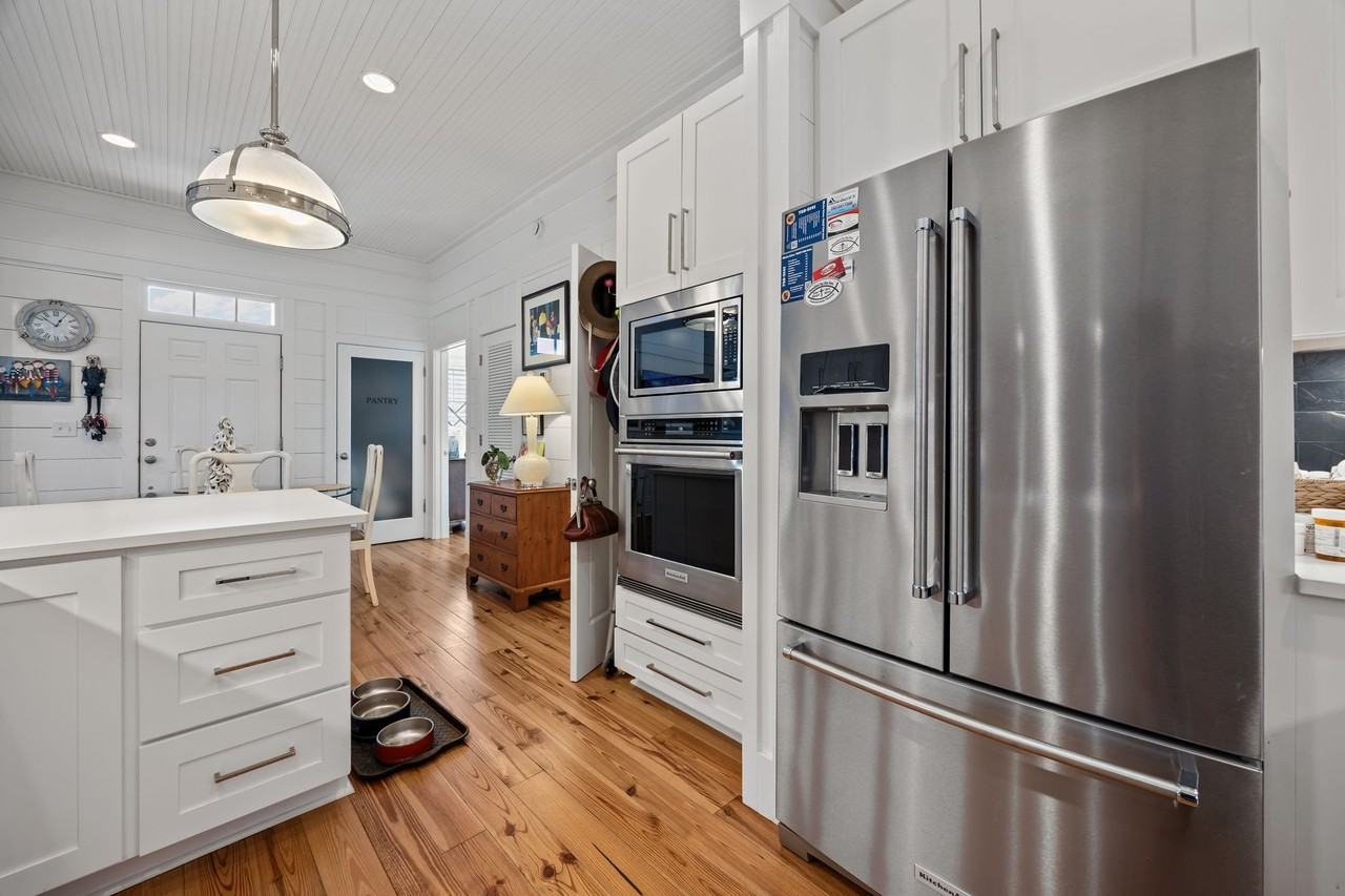 1000A Village Ln #A - Photo 6 of 20