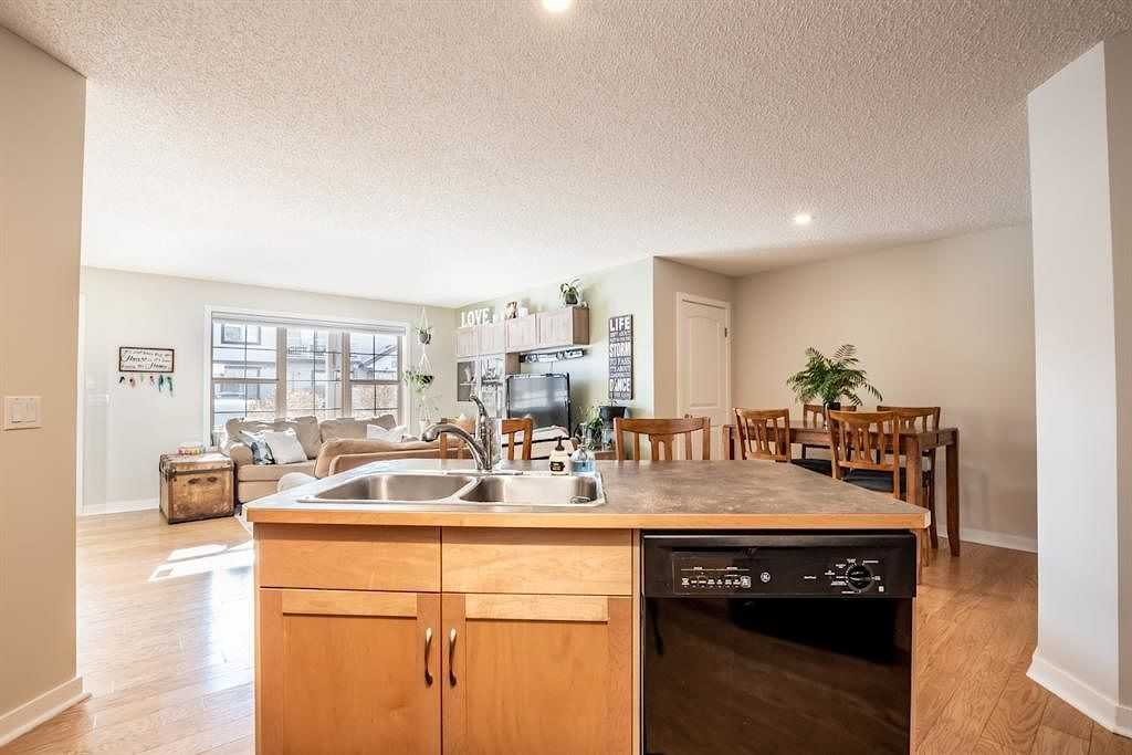 8 Everridge Sq Sw - Photo 4 of 9