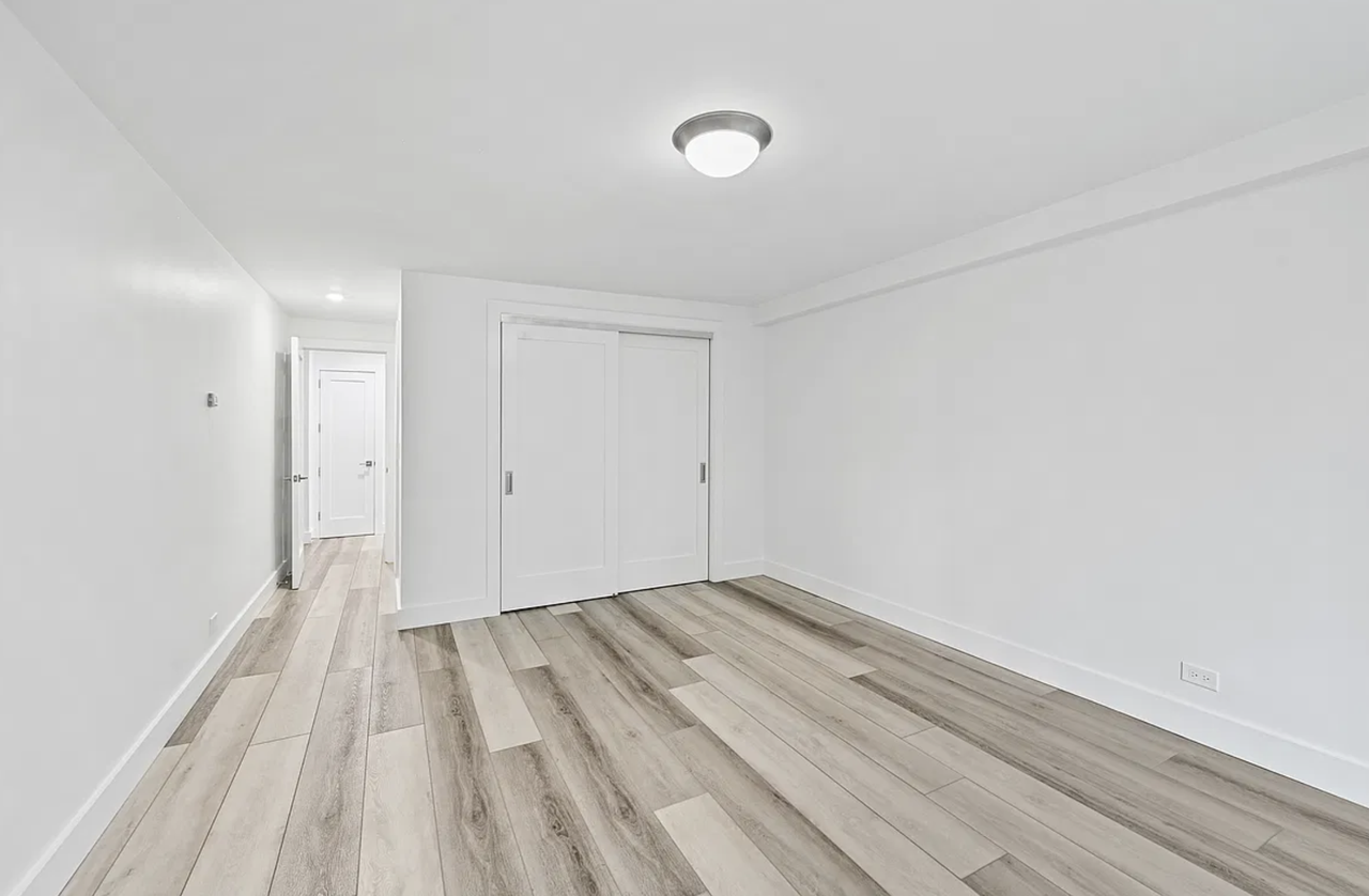 337 W 55th St #PH - Photo 2 of 9