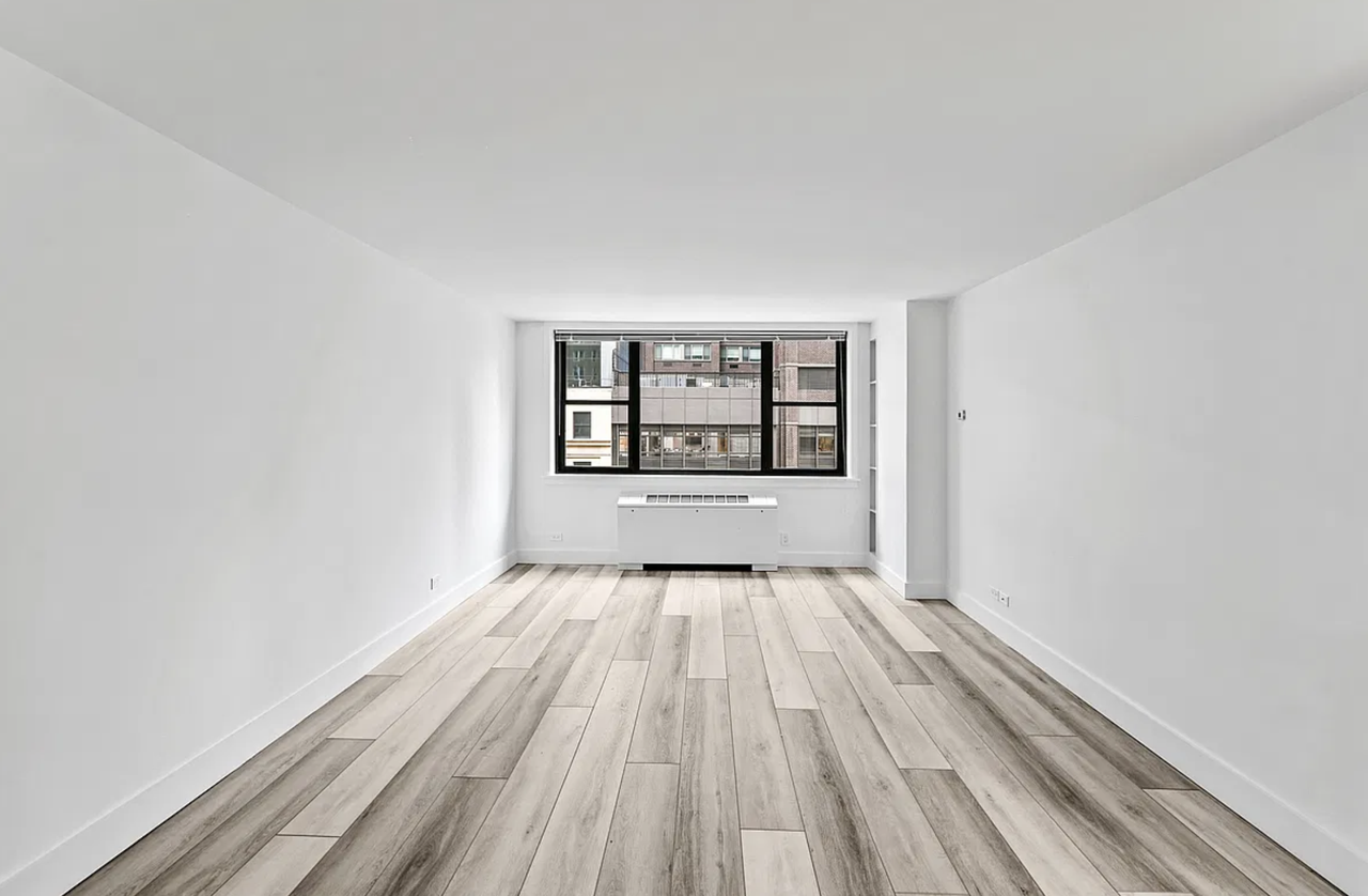 337 W 55th St #PH - Photo 4 of 9