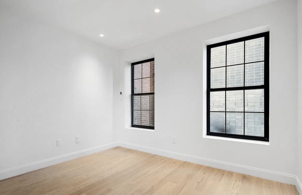 207 W 19th St #5 - Photo 6 of 9