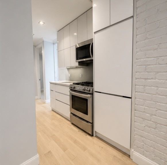 419 E 13th St #3AB - Photo 3 of 14