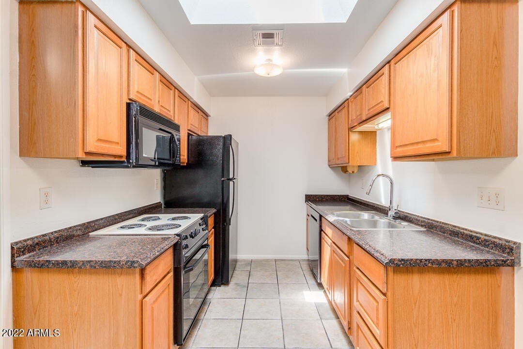 602 W Tonopah Dr #7 - Photo 5 of 25