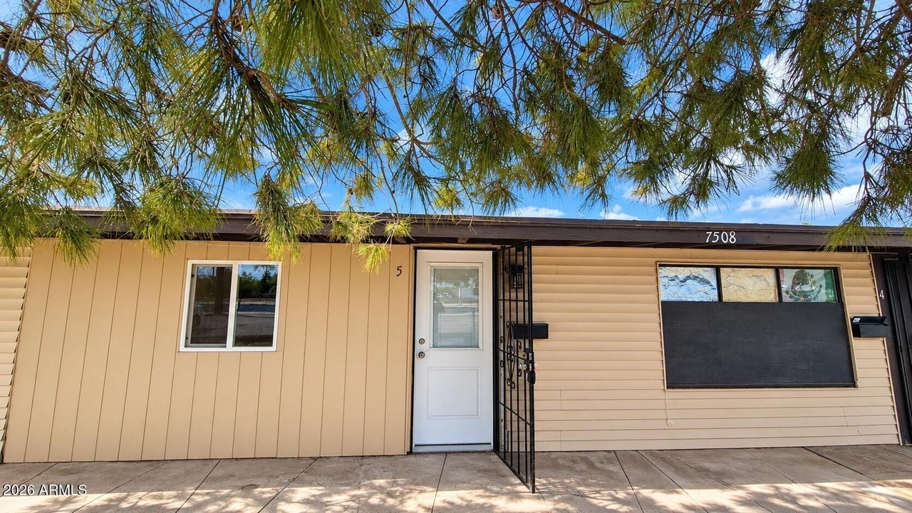7508 W Orangewood Ave #5 - Photo 4 of 24