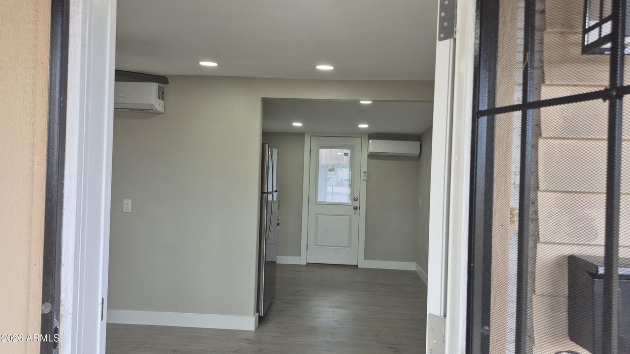 7508 W Orangewood Ave #5 - Photo 5 of 24