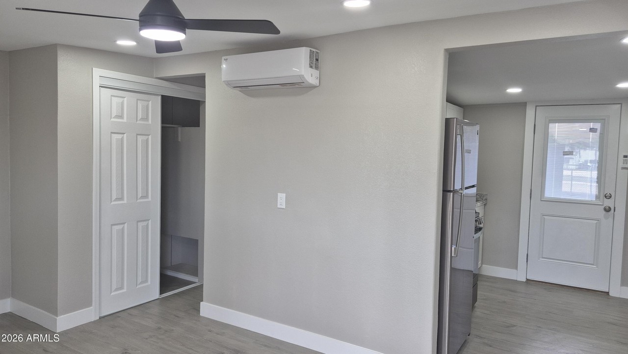 7508 W Orangewood Ave #5 - Photo 6 of 24