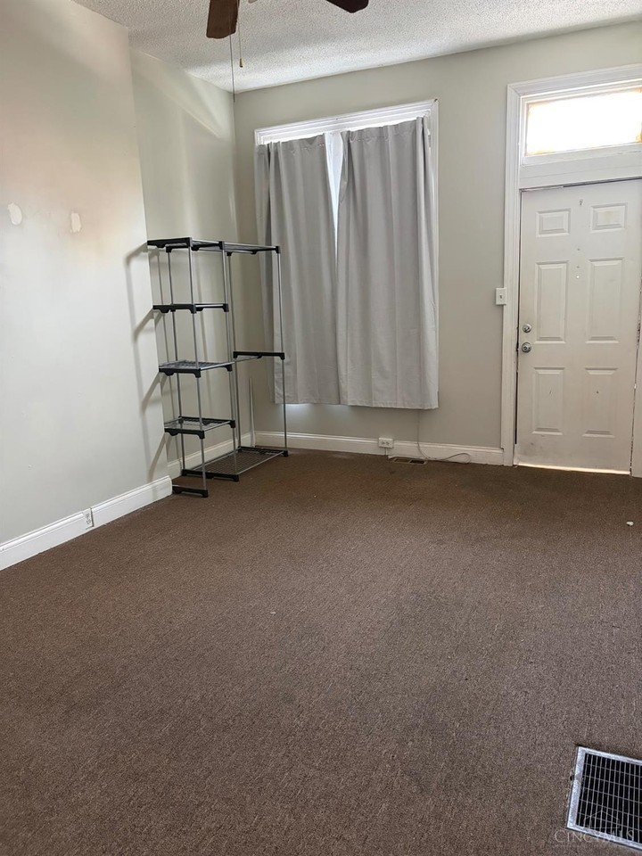 2386 Wheeler St - Photo 5 of 18
