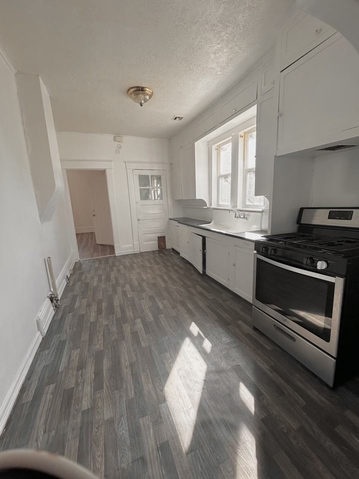 2029 Columbus St #1 - Photo 6 of 13