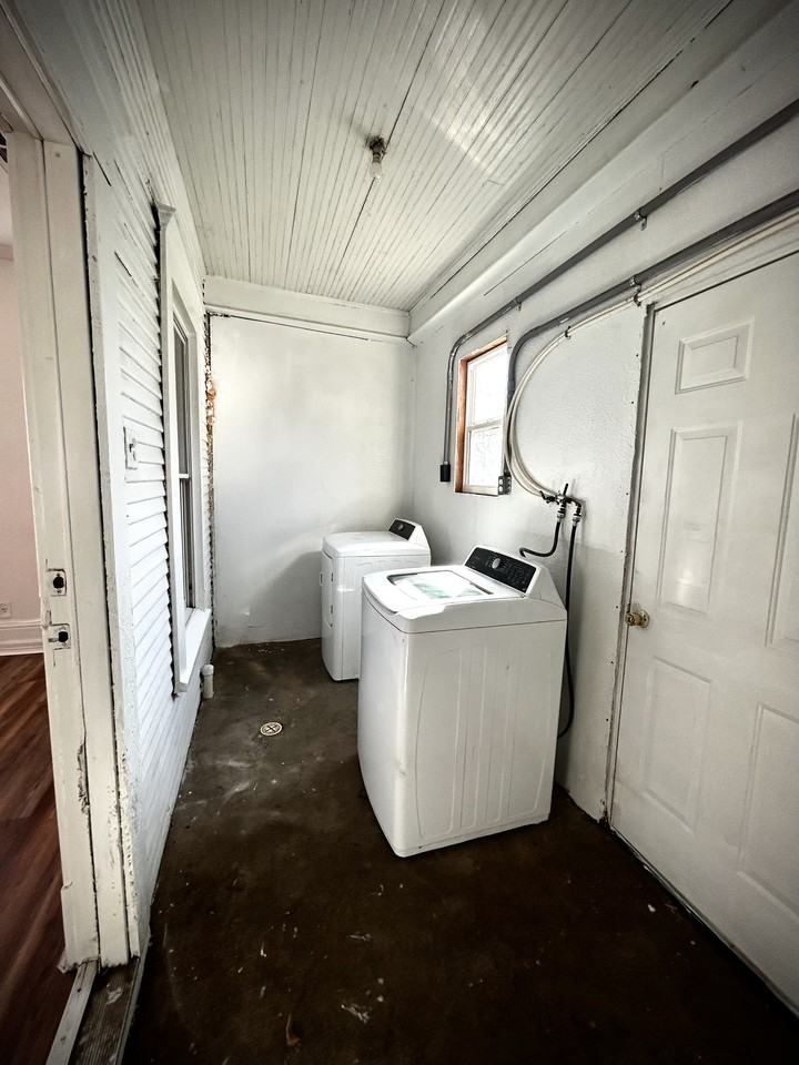 2029 Columbus St #1 - Photo 7 of 13