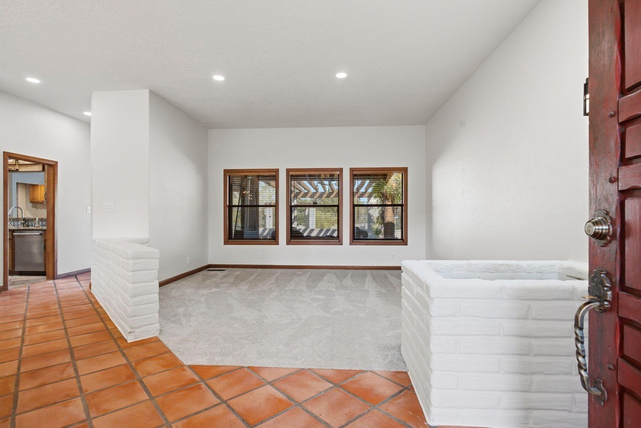 1405 Soplo Rd Se - Photo 5 of 50