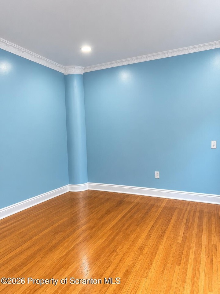 1528 Wyoming Ave #1 - Photo 6 of 8