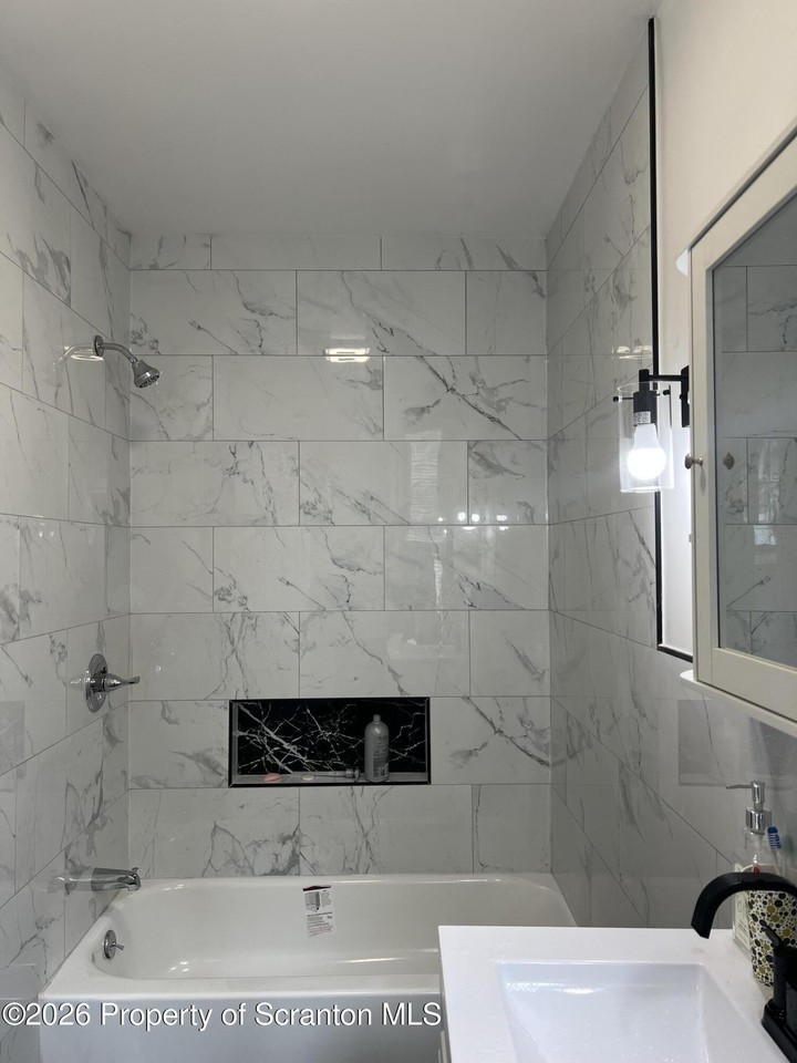 1528 Wyoming Ave #1 - Photo 7 of 8