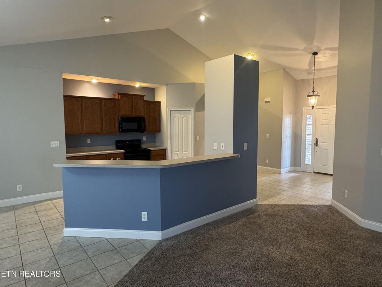 319 Okema Way - Photo 4 of 16
