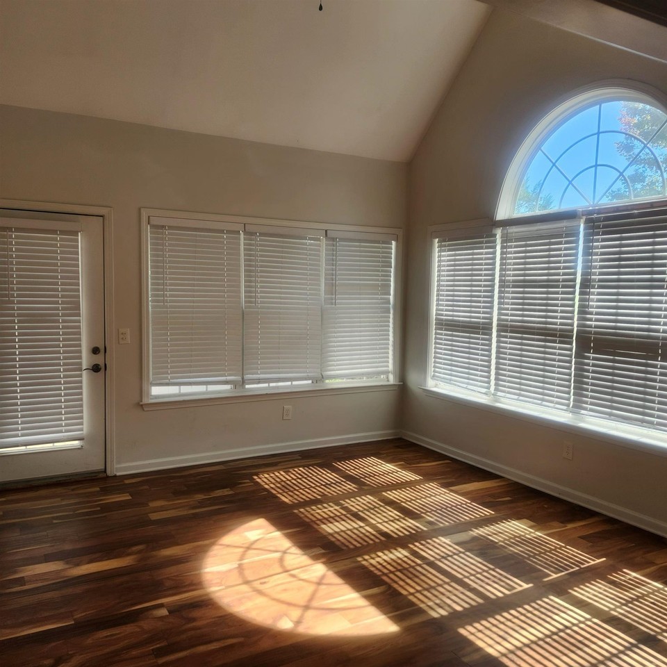1497 Castle Pines Cir #18 - Photo 3 of 23