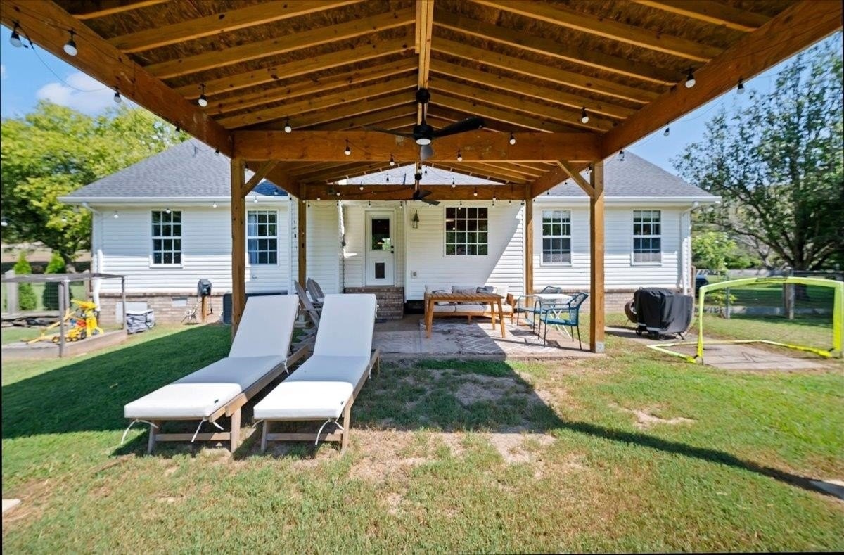 3011 Tyree Springs Rd - Photo 2 of 37