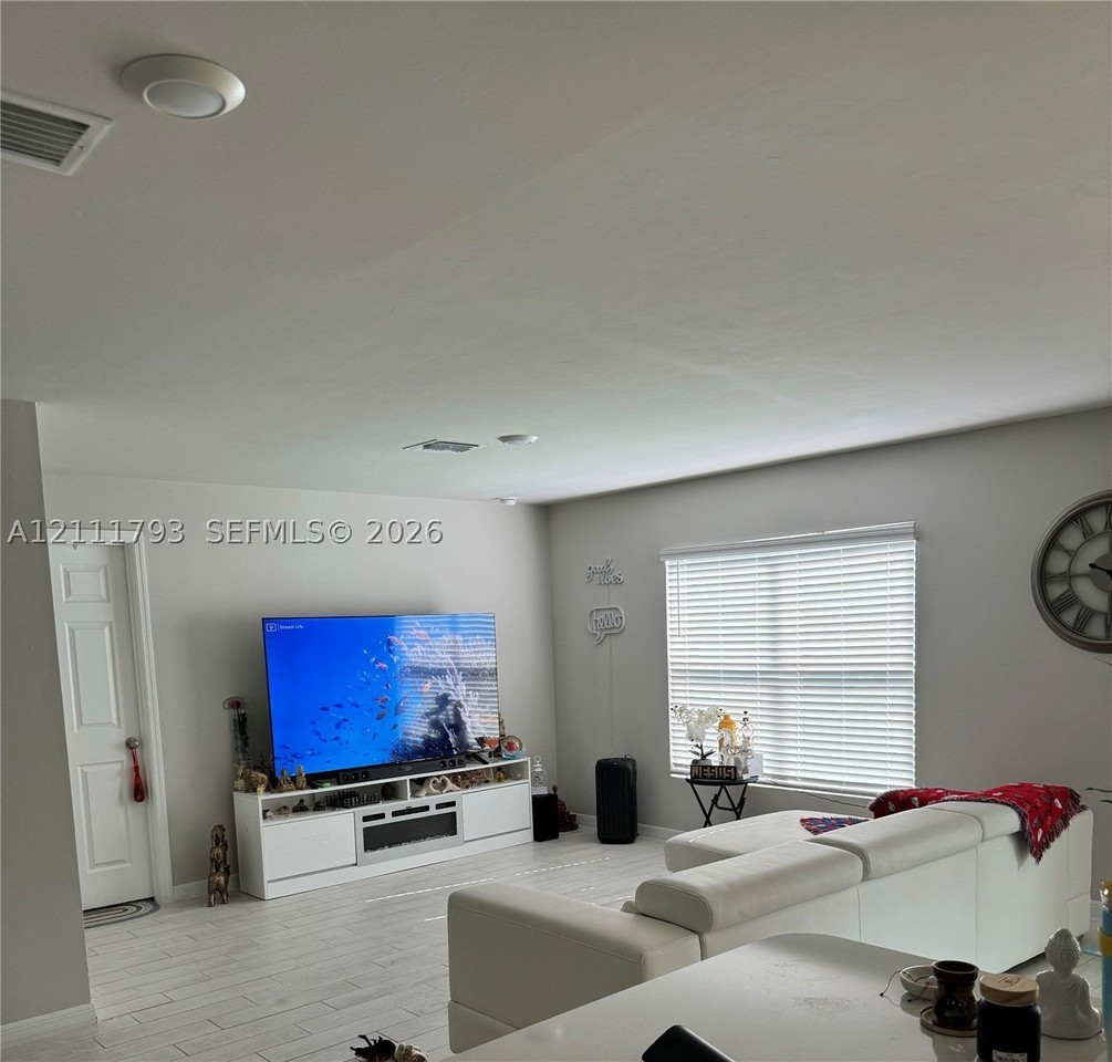 3033 N Lakewood Rd #0 - Photo 5 of 12