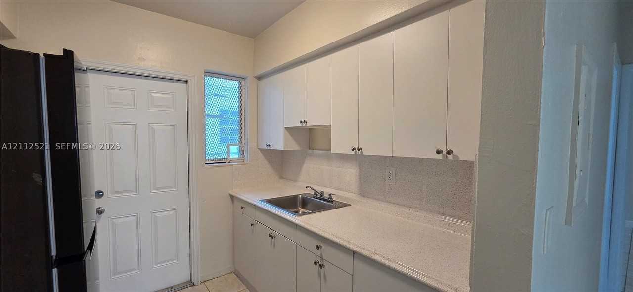 725 83rd St #3 - Photo 3 of 16