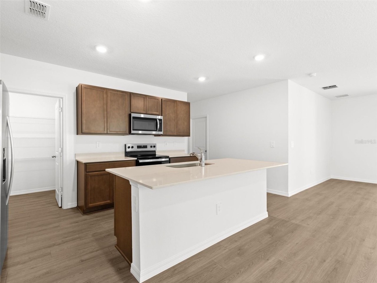 17886 Acorn Drop Rd - Photo 6 of 44