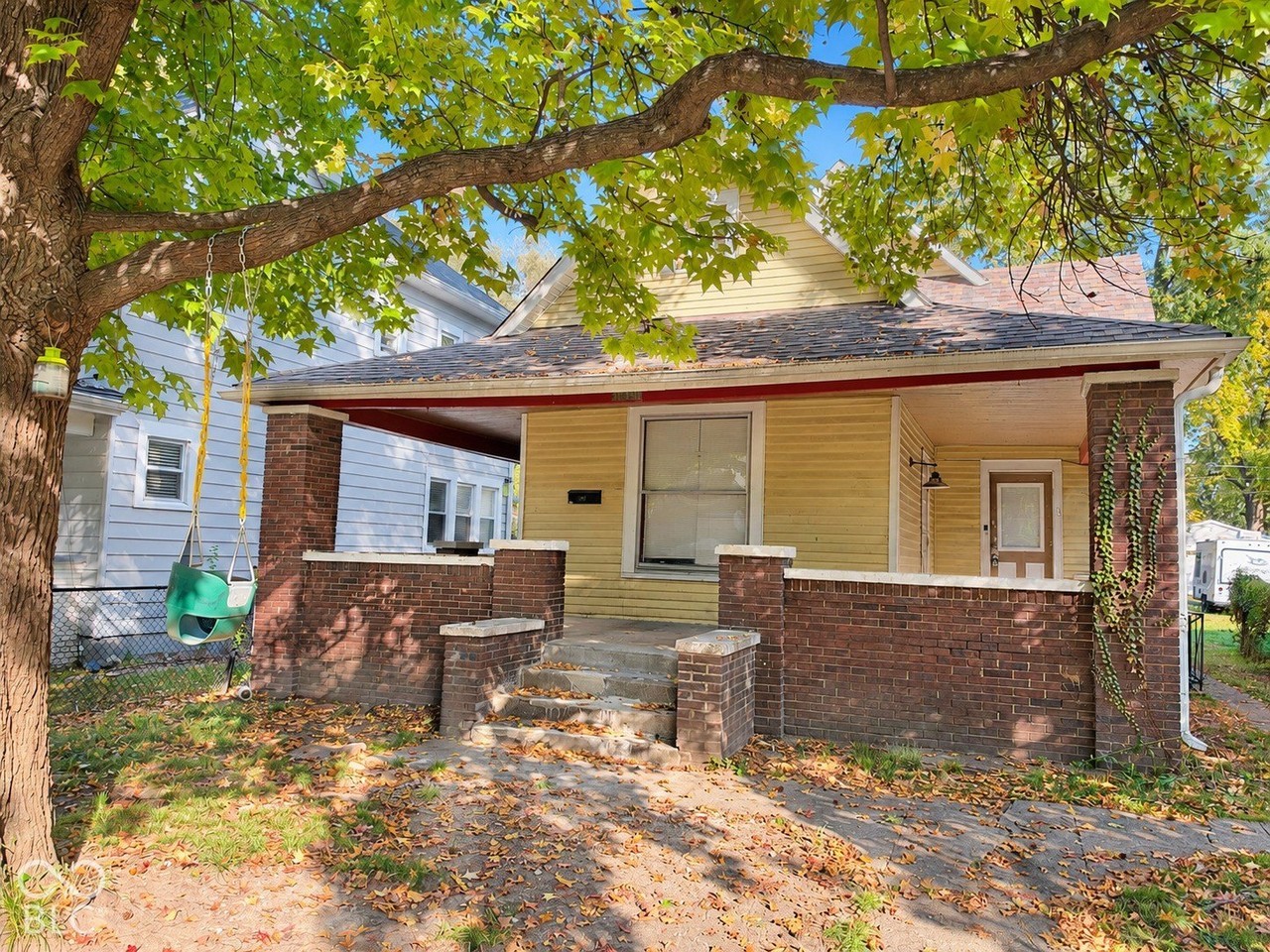 1201 N Oxford St - Photo 2 of 13