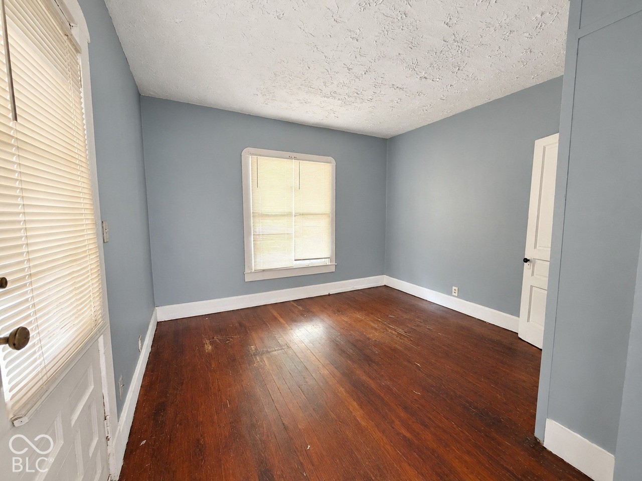1201 N Oxford St - Photo 4 of 13
