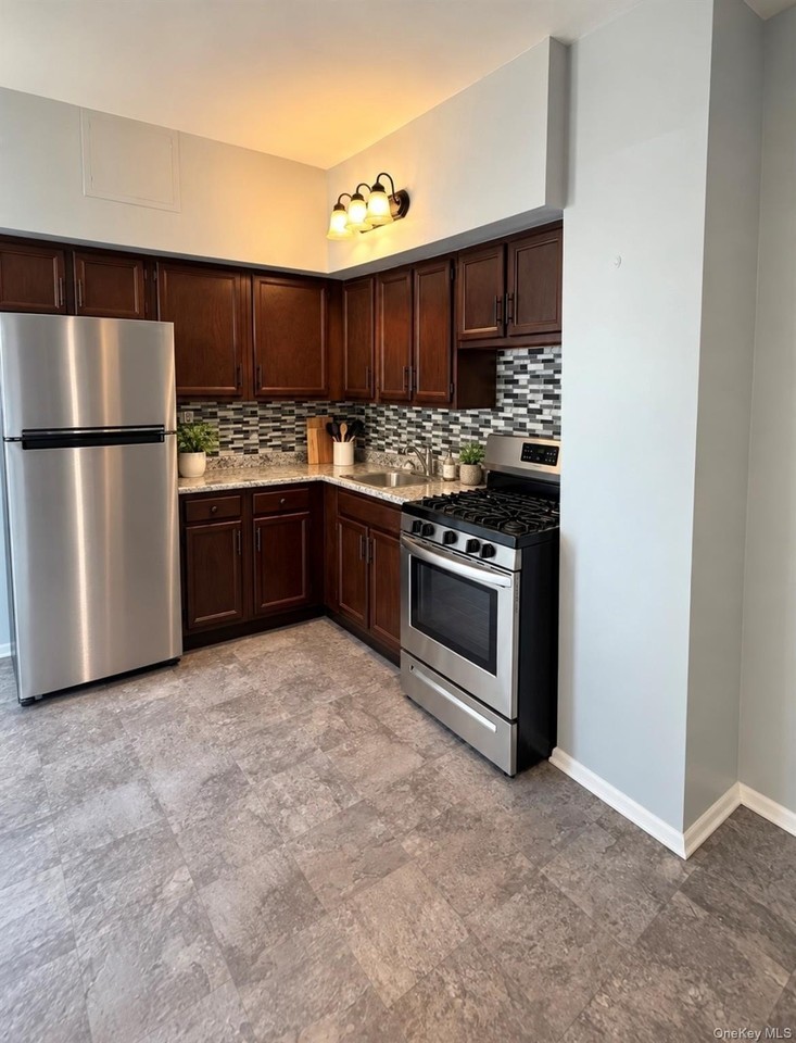 668 Highland Ave #1S - Photo 5 of 10