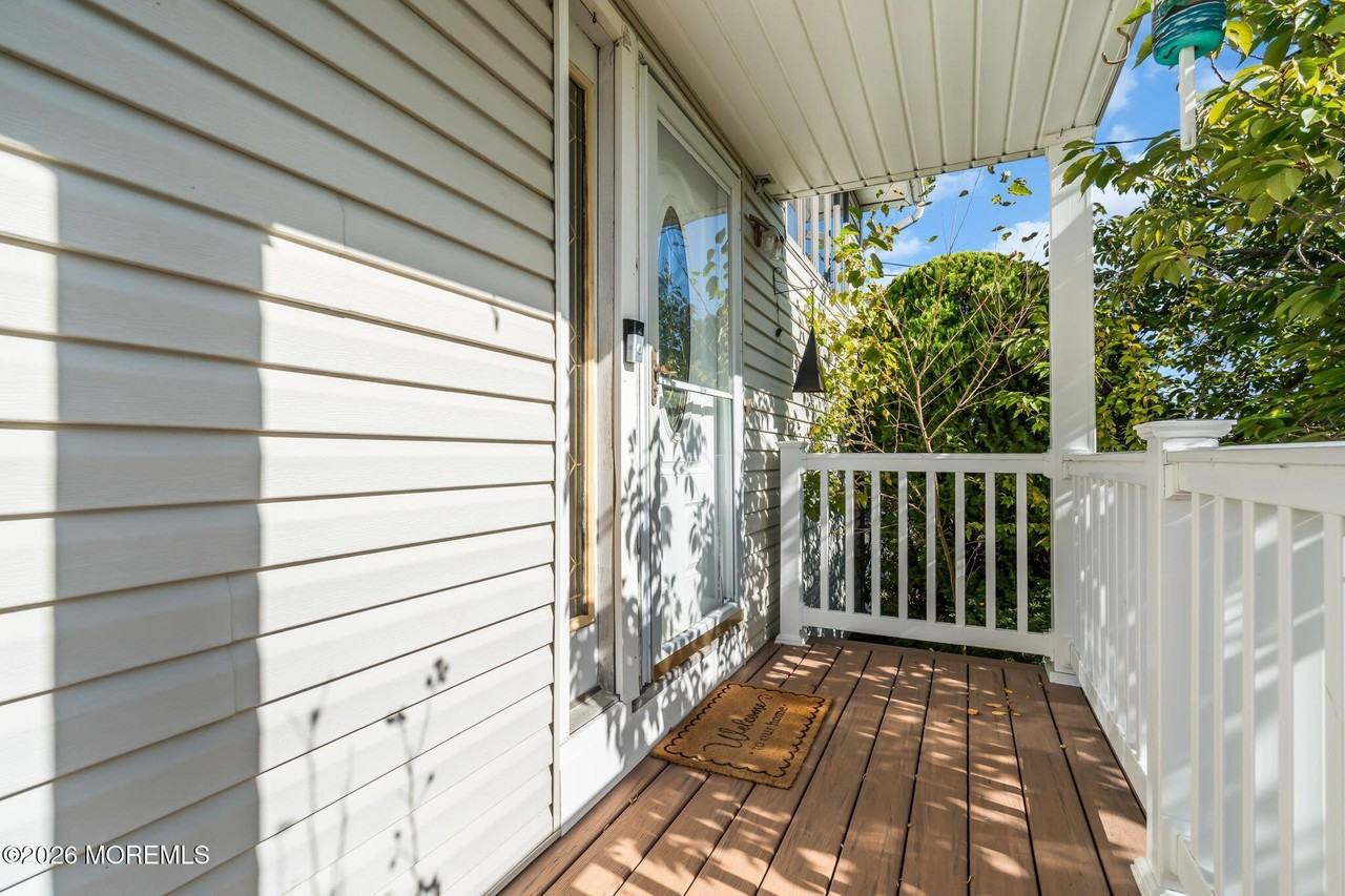 229 Pine Dr - Photo 4 of 50