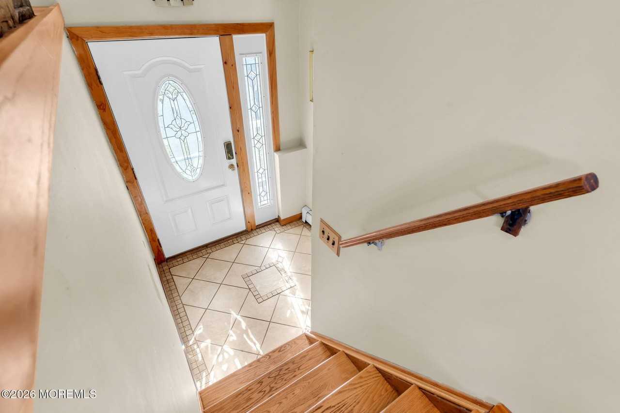 229 Pine Dr - Photo 5 of 50