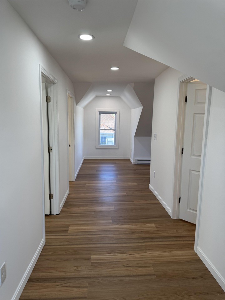 247 W Mitchell St - Photo 2 of 7
