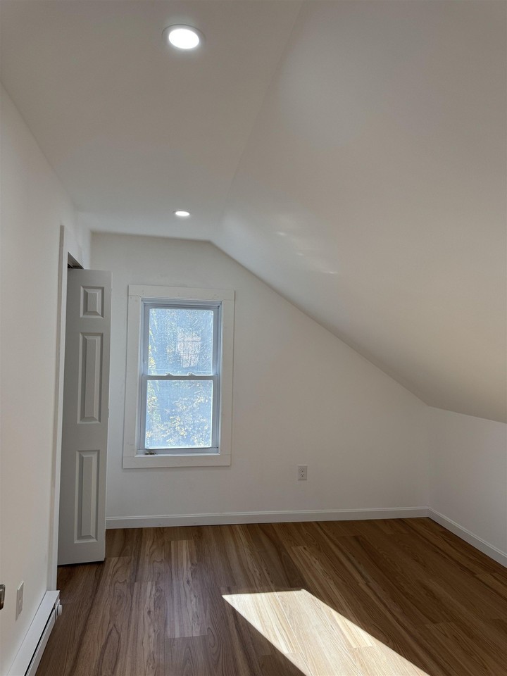 247 W Mitchell St - Photo 3 of 7