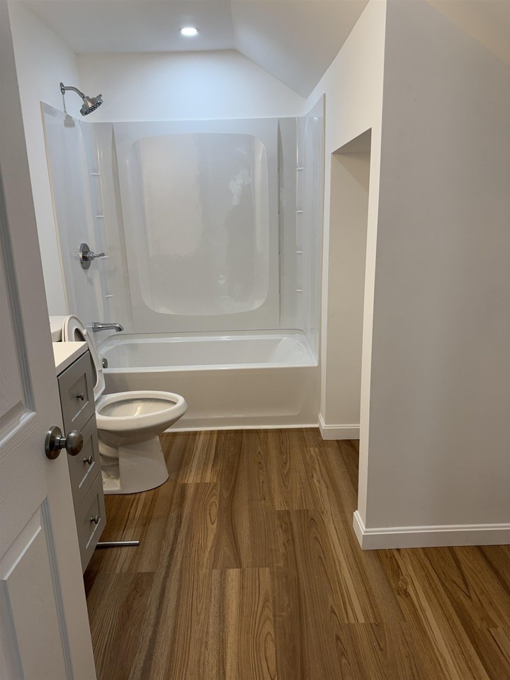 247 W Mitchell St - Photo 5 of 7