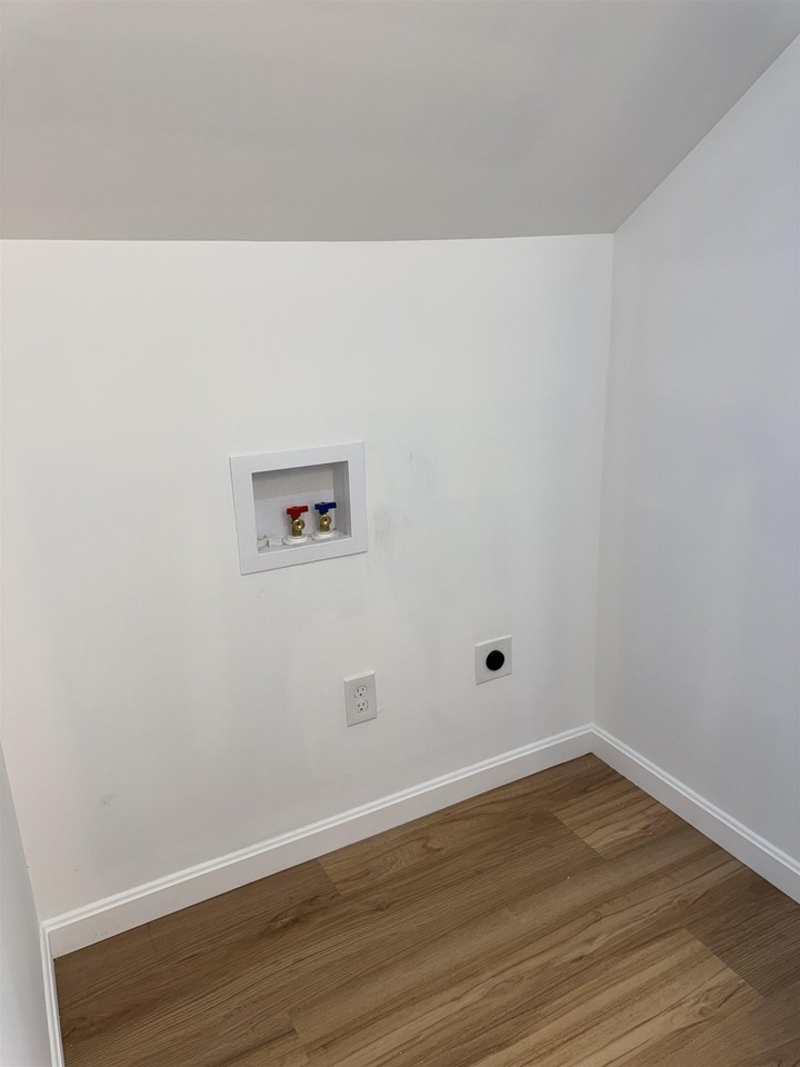247 W Mitchell St - Photo 6 of 7
