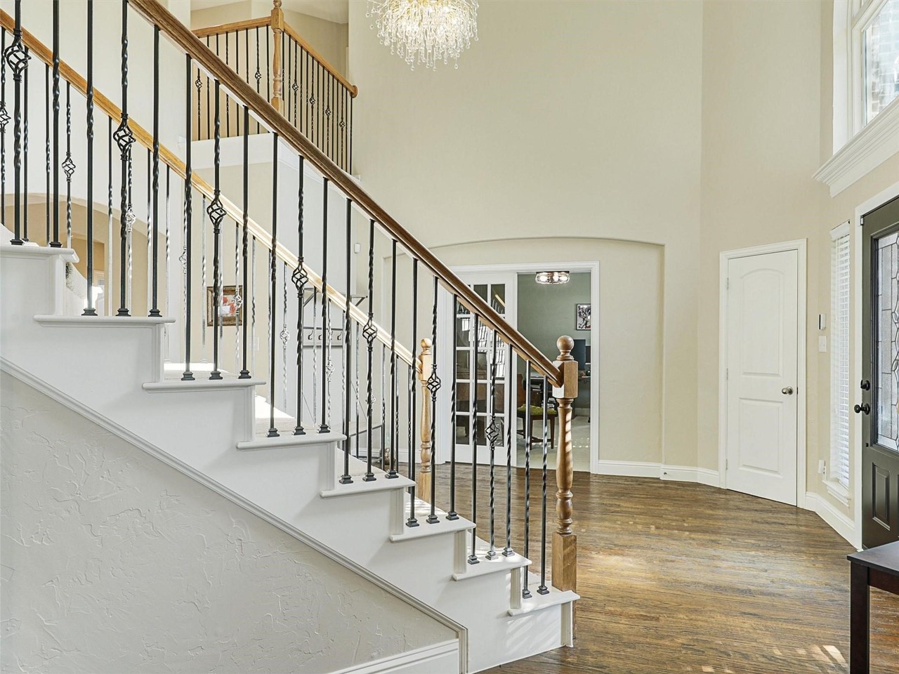 2050 Sleepy Hollow Trl - Photo 6 of 40