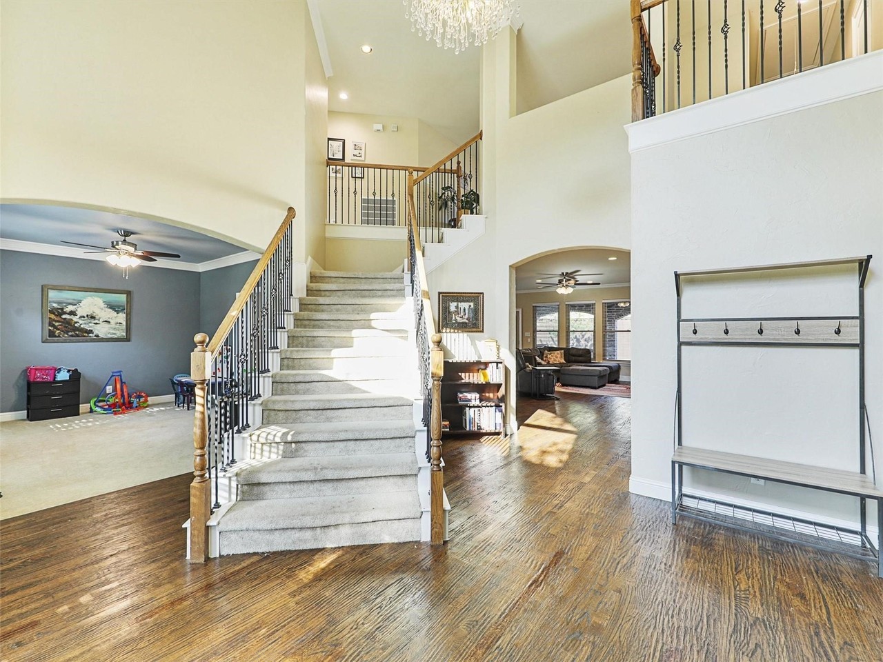 2050 Sleepy Hollow Trl - Photo 7 of 40