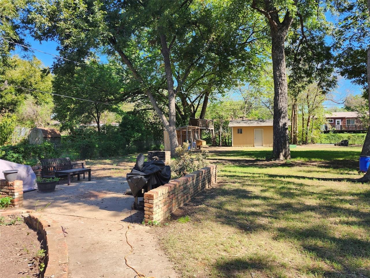 2824 Mimosa Park Dr - Photo 2 of 2