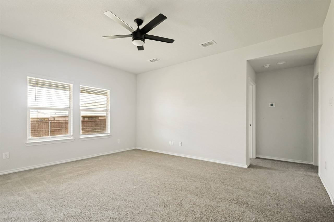 621 Spaulding St - Photo 4 of 28